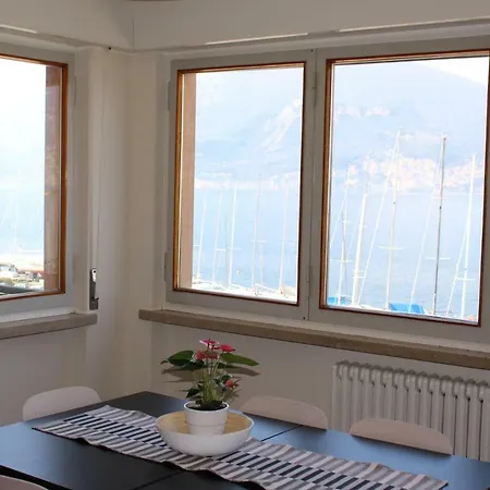 Lägenhetshotell Casa Ines Fronte Brenzone sul Garda