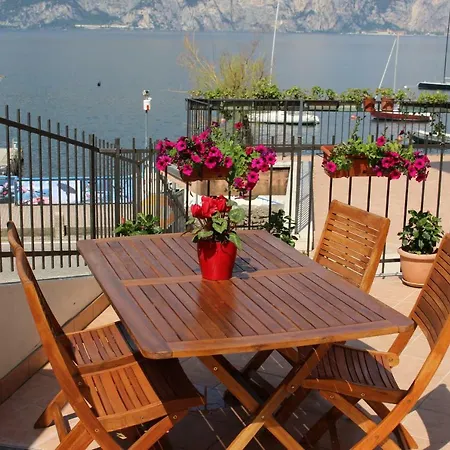 Lägenhetshotell Casa Ines Fronte 4*