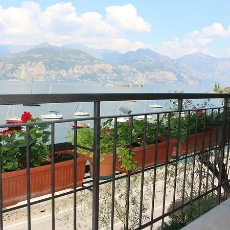 Apartmanhotel Casa Ines Fronte Brenzone sul Garda