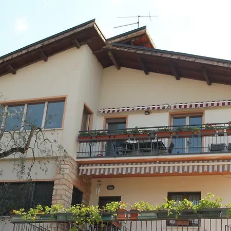 Casa Ines Fronte 4* Brenzone